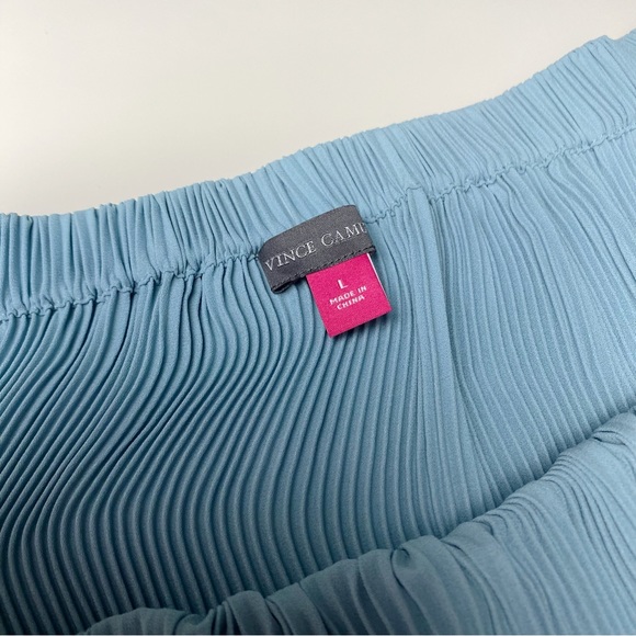 NWT Vince Camuto Off Shoulder Flowy Pleated Blouse Bell Sleeve Stretchy Top - Picture 6 of 9